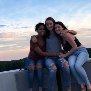 Meet your Posher, Madison